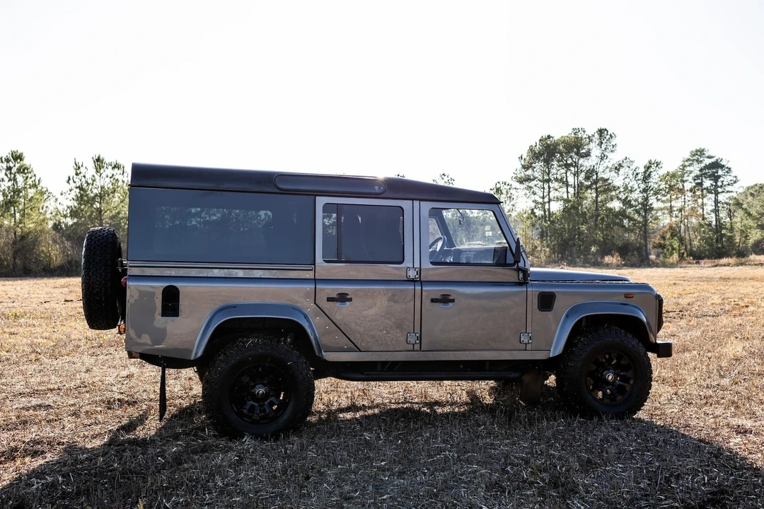 1995 Land Rover Defender 110 - Image 18 of 21