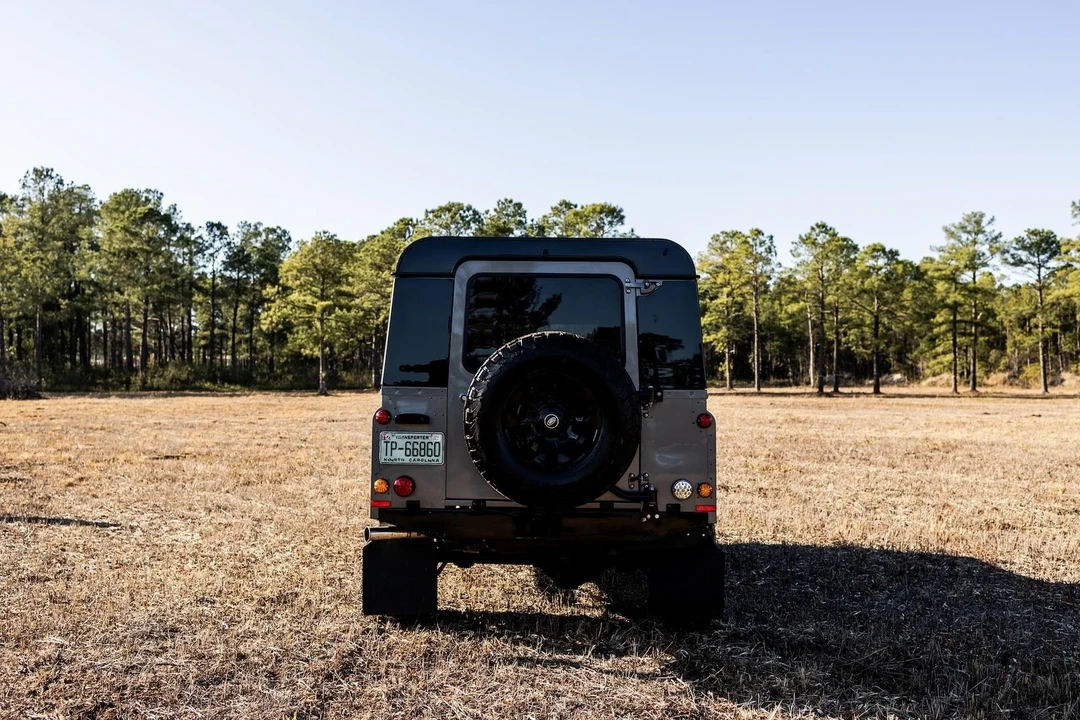 1995 Land Rover Defender 110 - Image 15 of 21