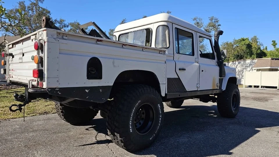 1995 Land Rover Defender 130 - Image 2 of 19