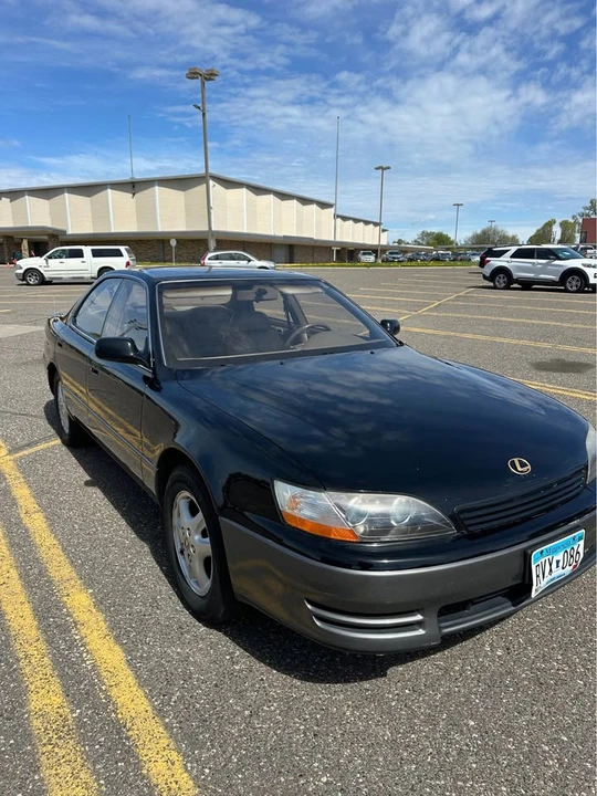 1995 Lexus ES 2nd Gen - Image 3 of 9