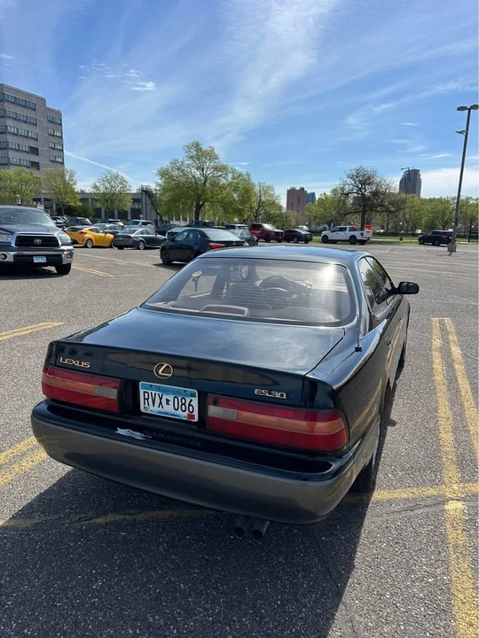 1995 Lexus ES 2nd Gen - Image 7 of 9