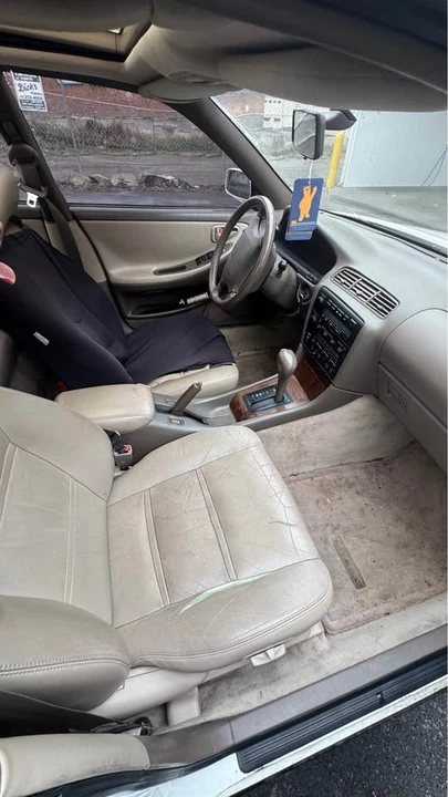 1995 Lexus ES 1st Gen - Image 6 of 13