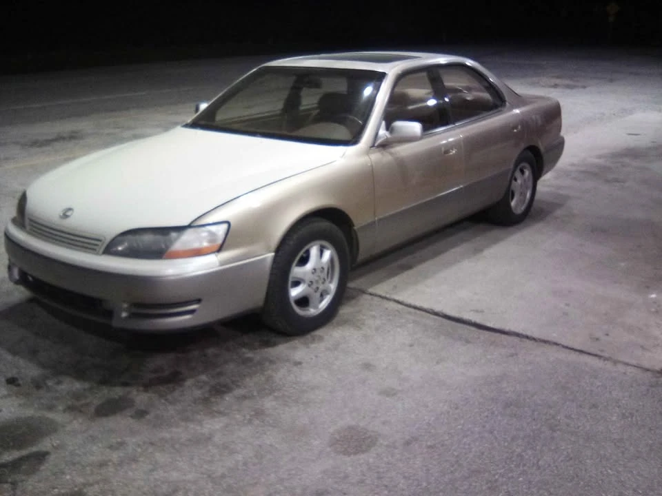 1995 Lexus ES 2nd Gen - Image 2 of 19