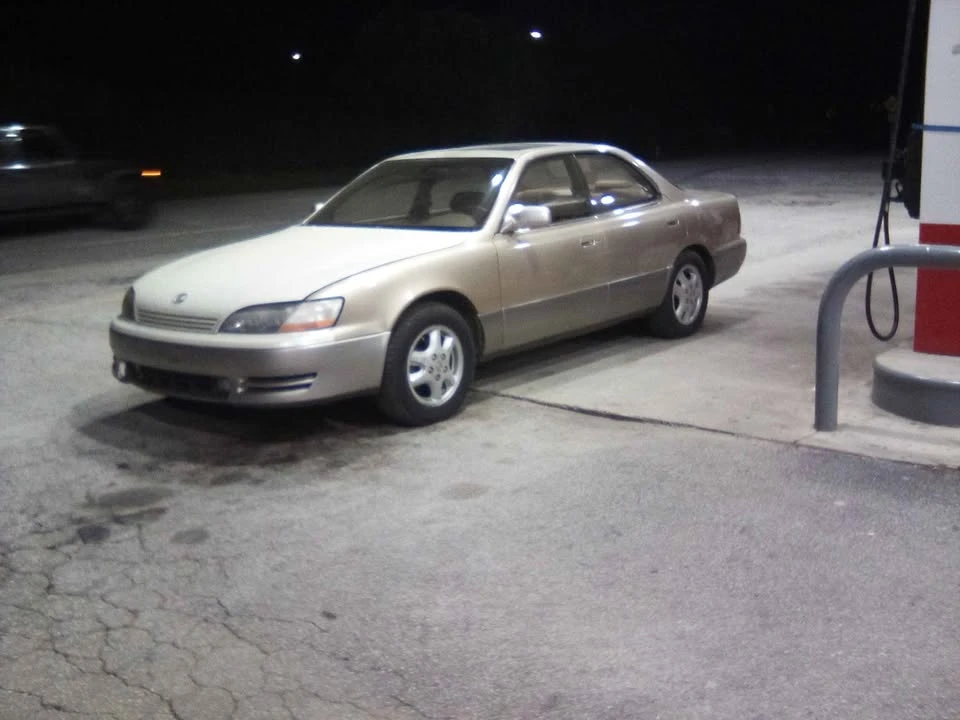 1995 Lexus ES 2nd Gen - Image 12 of 19