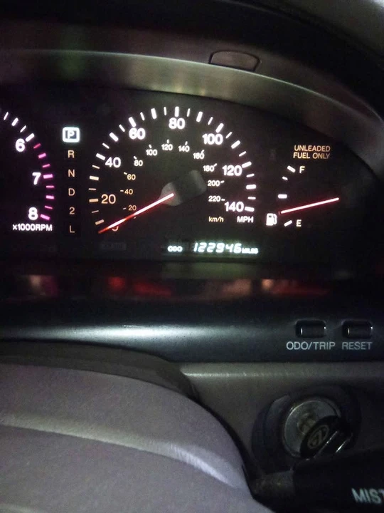 1995 Lexus ES 2nd Gen - Image 18 of 19