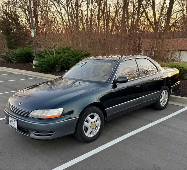 1995 Lexus ES 2nd Gen - Image 3 of 8