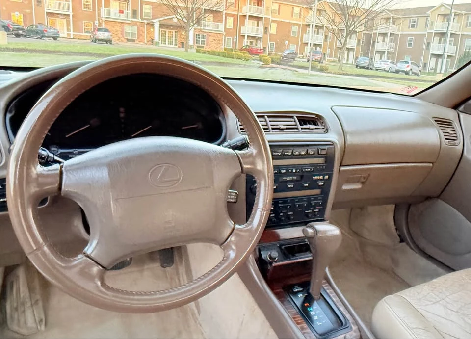 1995 Lexus ES 2nd Gen - Image 7 of 8
