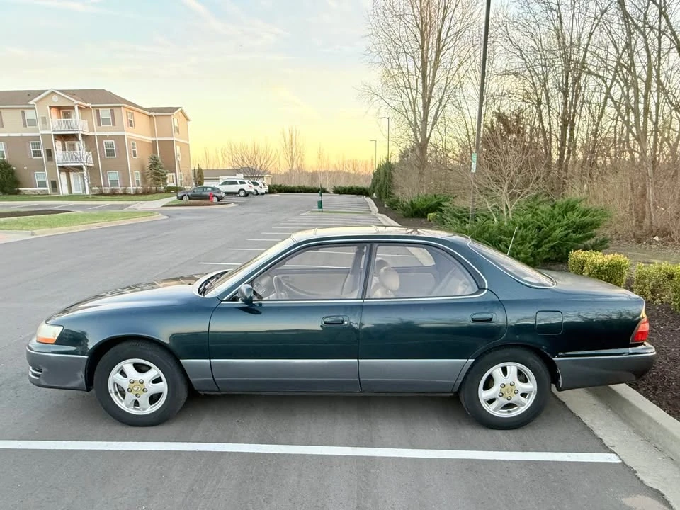 1995 Lexus ES 2nd Gen - Image 4 of 8