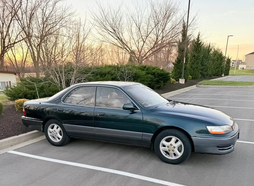 1995 Lexus ES 2nd Gen - Image 5 of 8