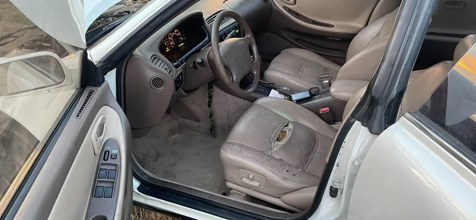 1995 Lexus ES 2nd Gen - Image 8 of 11