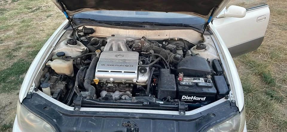 1995 Lexus ES 2nd Gen - Image 5 of 11