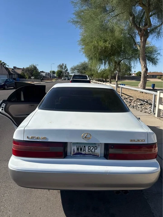 1995 Lexus ES 2nd Gen - Image 7 of 8