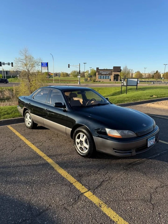 1995 Lexus ES 2nd Gen - Image 4 of 6