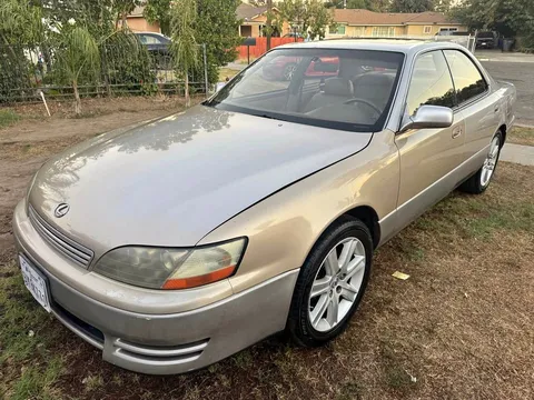 1995 Lexus ES 300 Sedan 4D