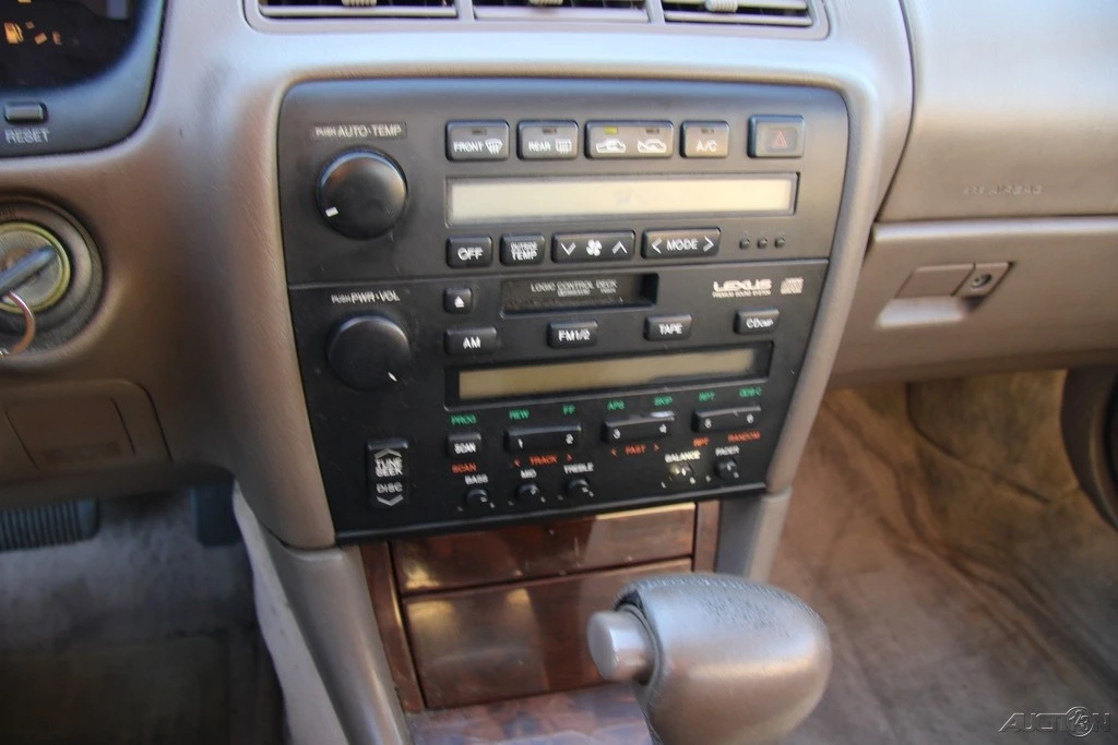 1995 Lexus ES 2nd Gen - Image 16 of 21
