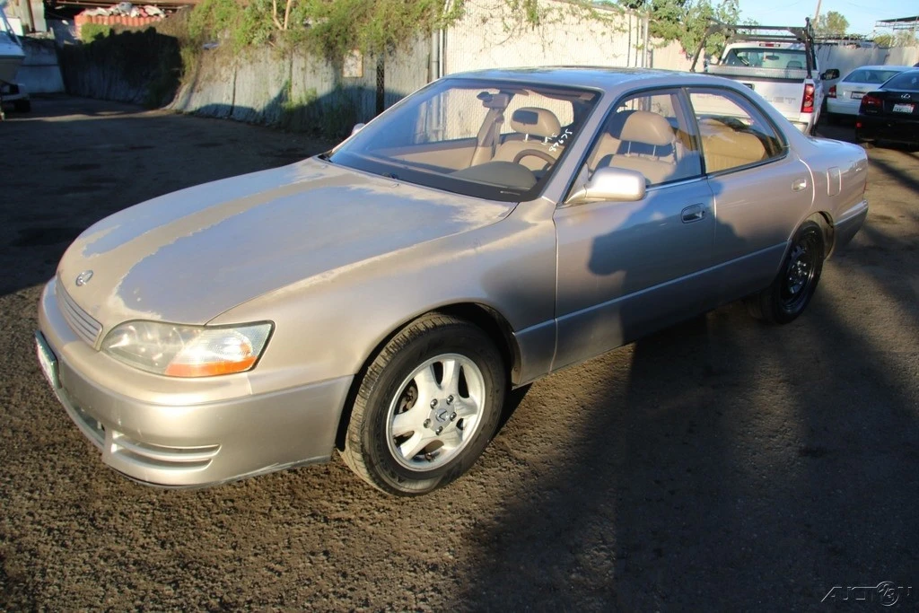 1995 Lexus ES 2nd Gen - Image 8 of 21