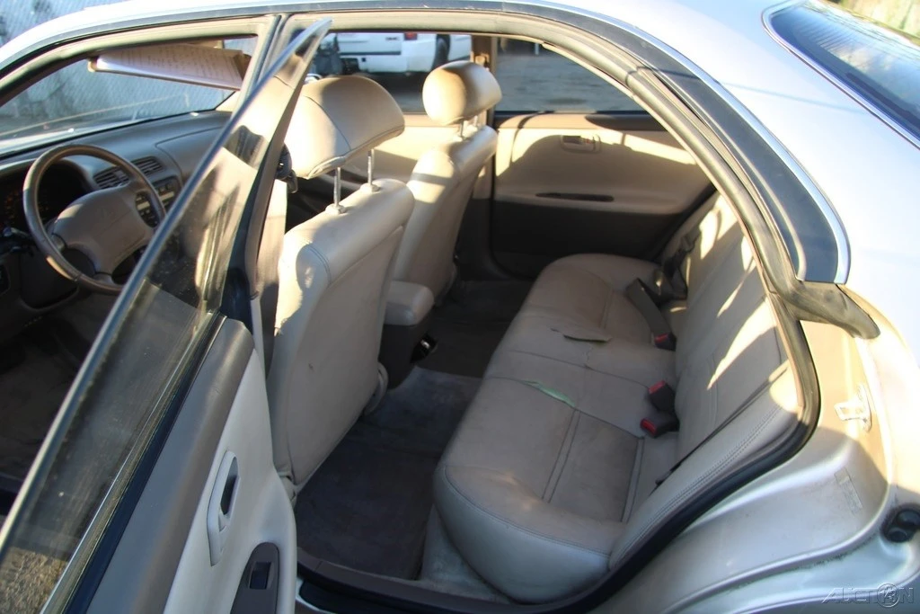 1995 Lexus ES 2nd Gen - Image 19 of 21