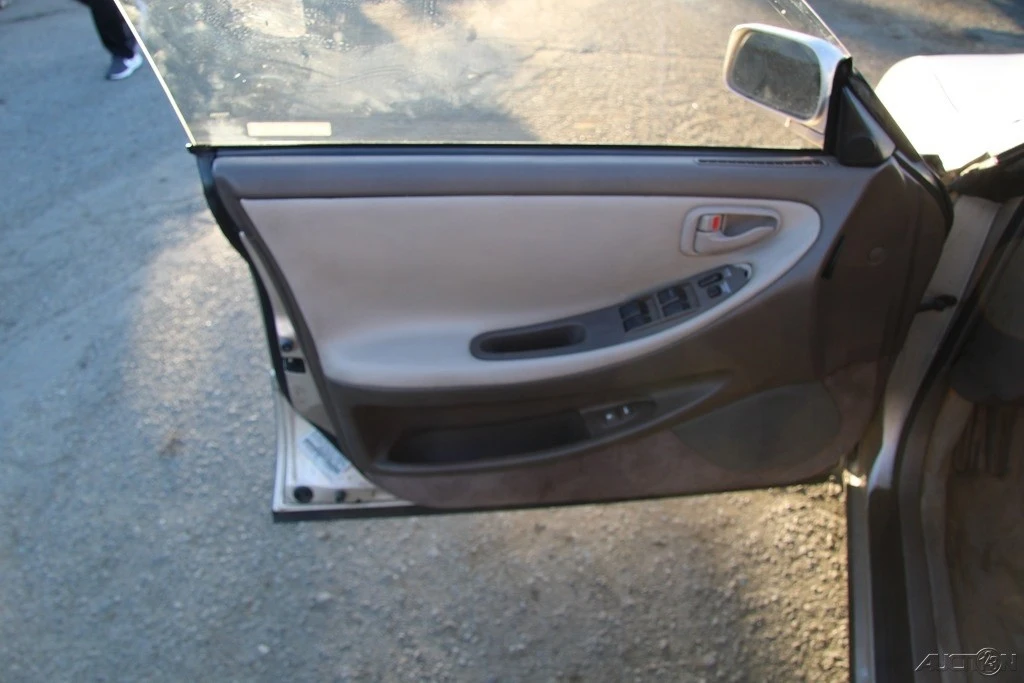 1995 Lexus ES 2nd Gen - Image 11 of 21