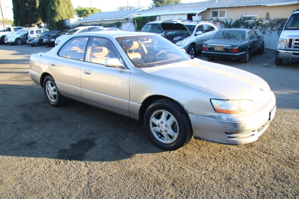 1995 Lexus ES 2nd Gen - Image 2 of 21