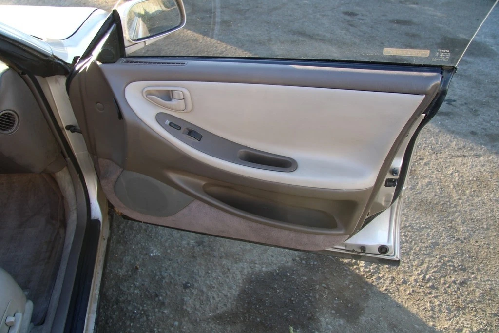 1995 Lexus ES 2nd Gen - Image 21 of 21