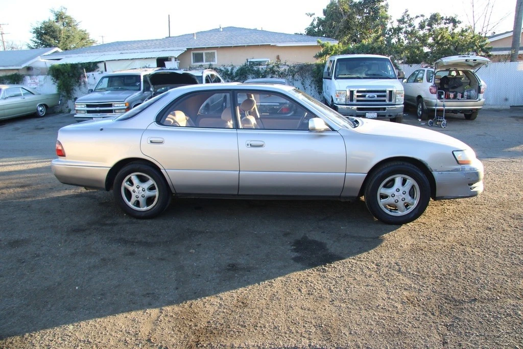 1995 Lexus ES 2nd Gen - Image 3 of 21