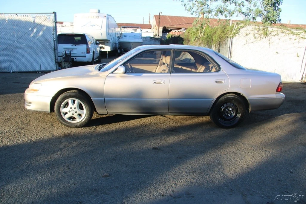 1995 Lexus ES 2nd Gen - Image 7 of 21