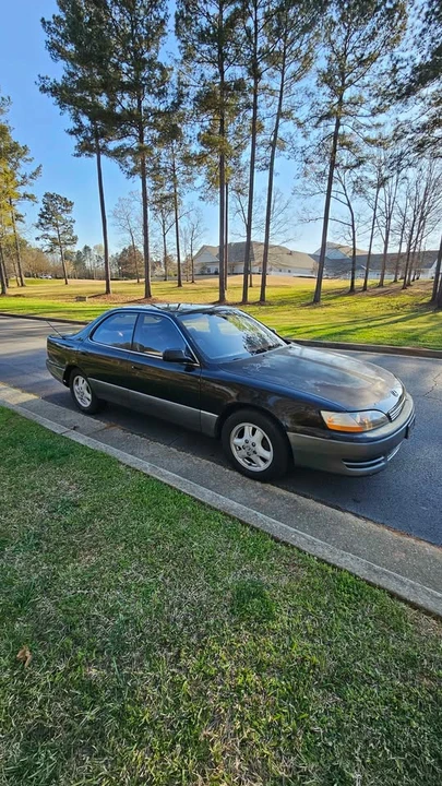 1995 Lexus ES 2nd Gen - Image 2 of 10