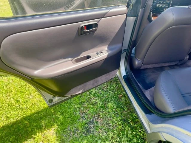 1995 Lexus ES 2nd Gen - Image 15 of 16