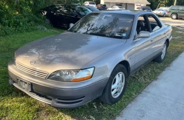 1995 Lexus ES 2nd Gen - Image 2 of 16