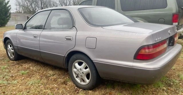 1995 Lexus ES 2nd Gen - Image 10 of 16