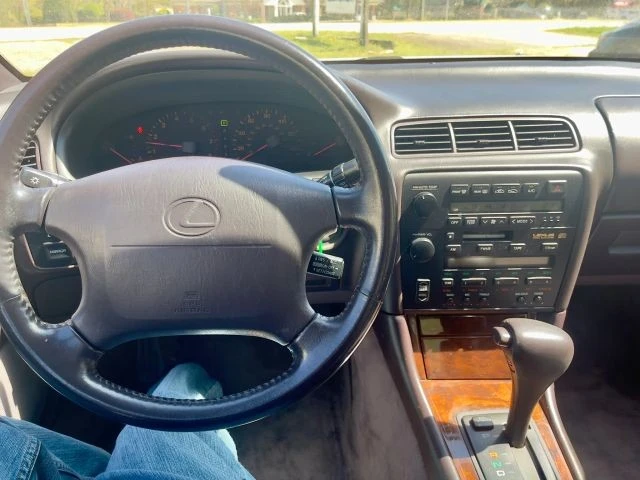 1995 Lexus ES 2nd Gen - Image 11 of 16