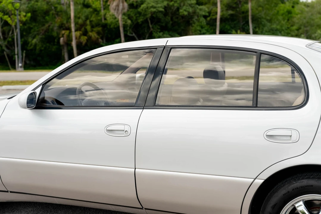 1995 Lexus GS 1st Gen - Image 26 of 31