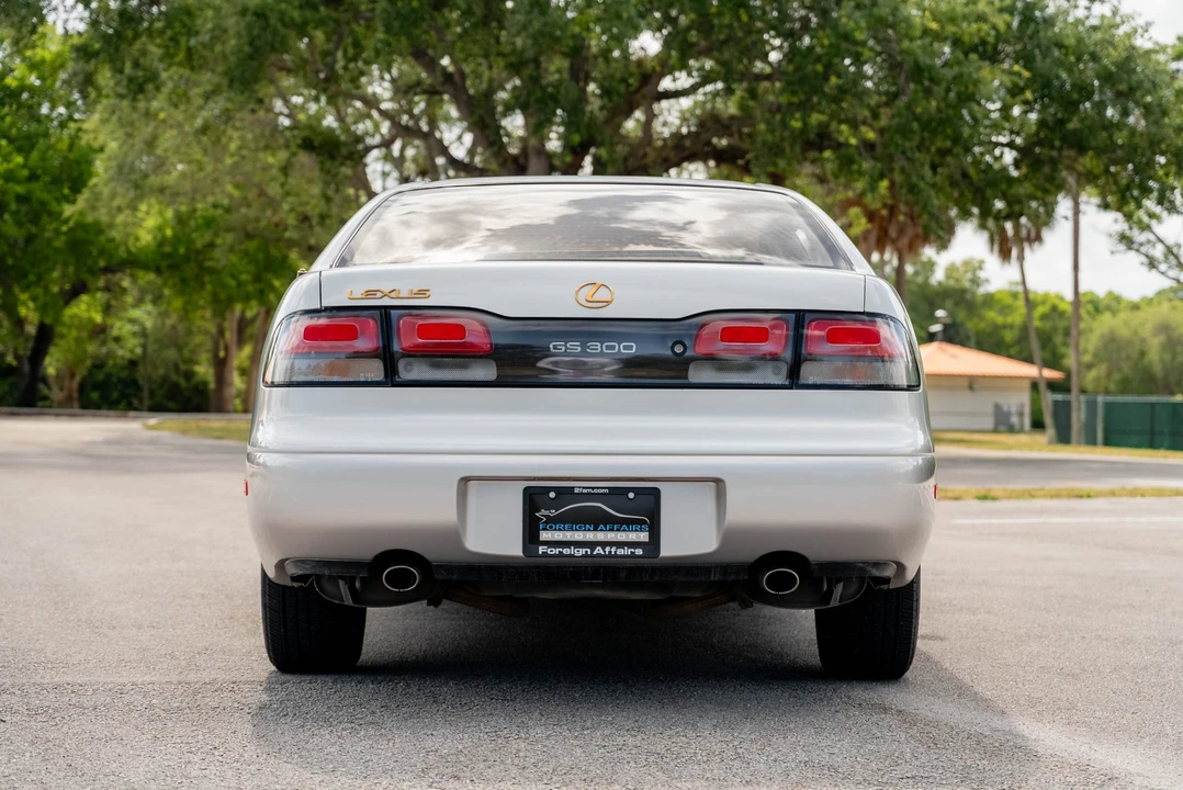 1995 Lexus GS 1st Gen - Image 10 of 31
