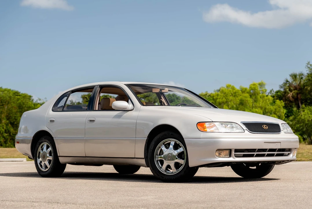 1995 Lexus GS 1st Gen - Image 6 of 31