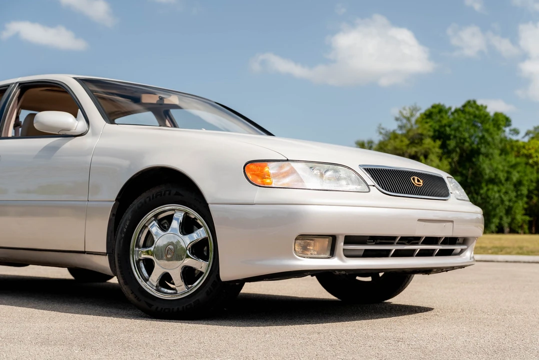 1995 Lexus GS 1st Gen - Image 17 of 31