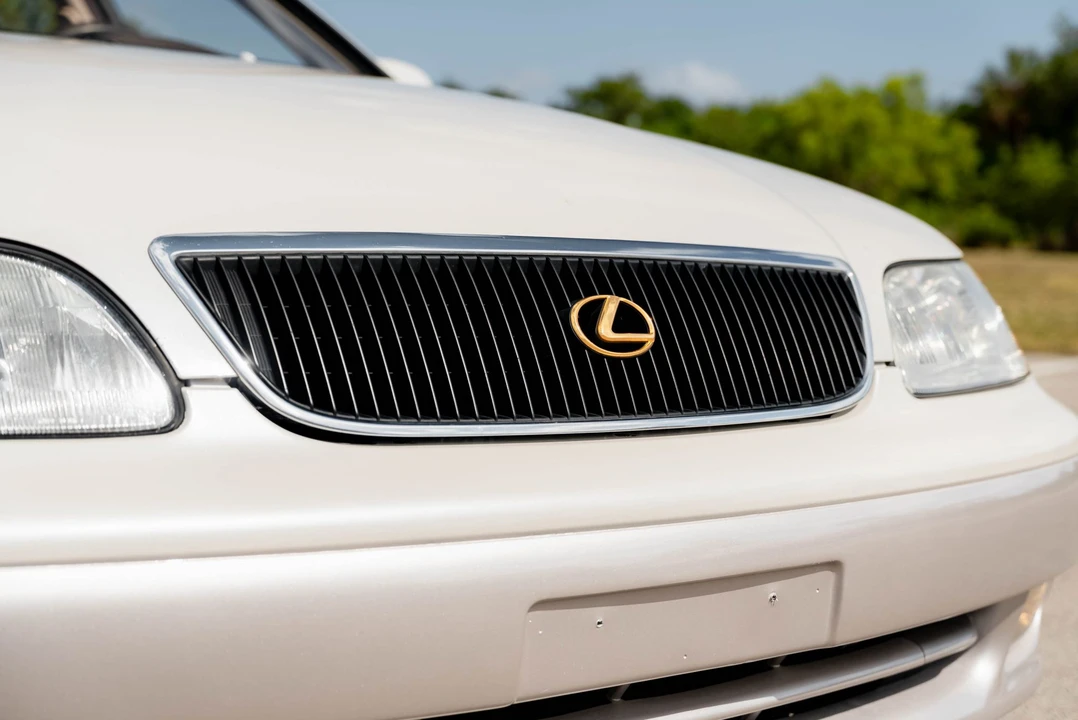 1995 Lexus GS 1st Gen - Image 16 of 31