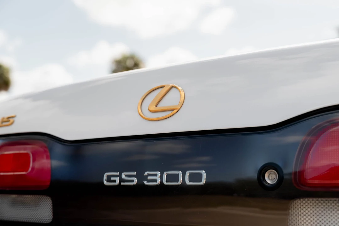 1995 Lexus GS 1st Gen - Image 21 of 31