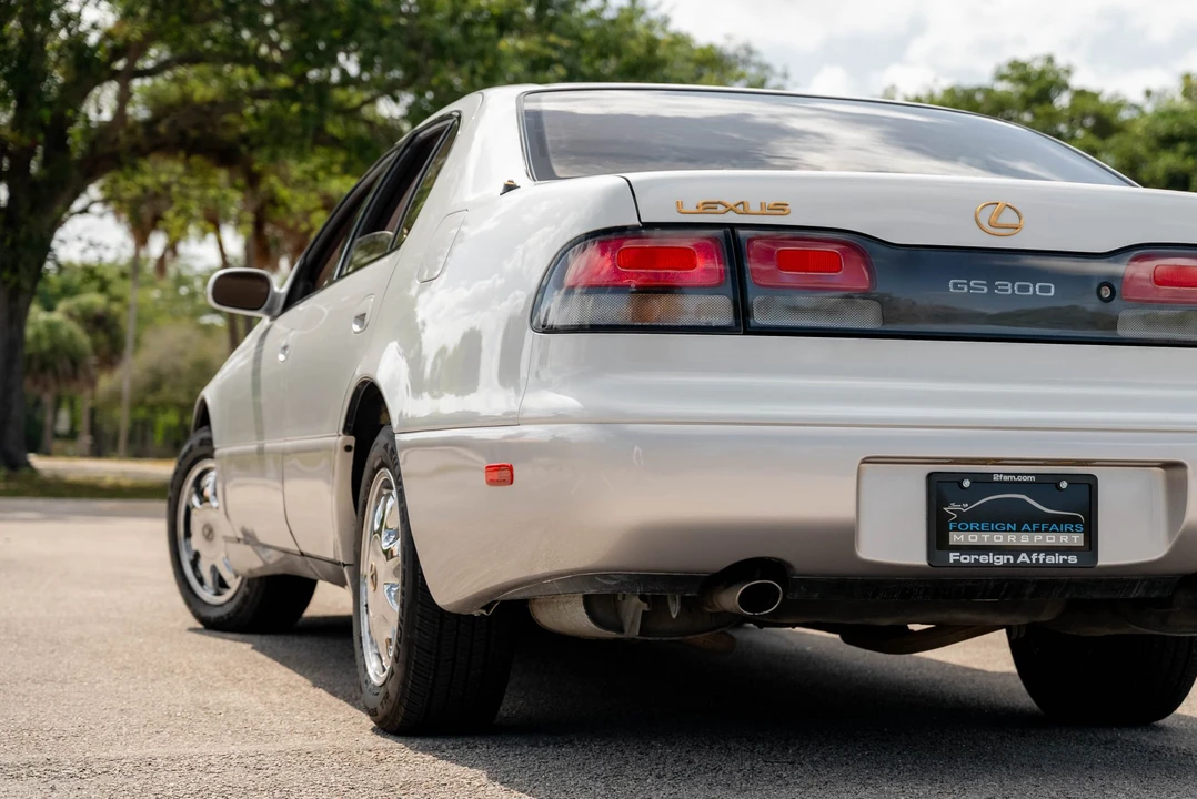 1995 Lexus GS 1st Gen - Image 24 of 31