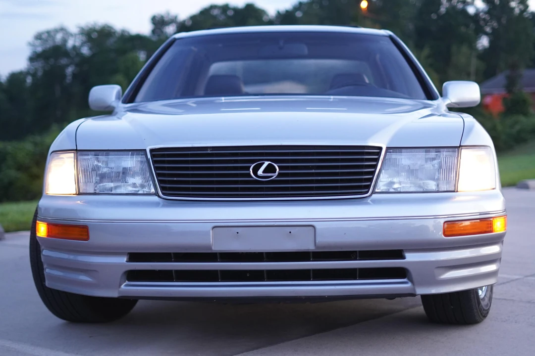 1995 Lexus LS 2nd Gen - Image 2 of 31