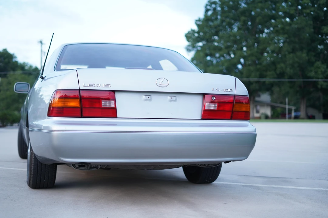 1995 Lexus LS 2nd Gen - Image 10 of 31