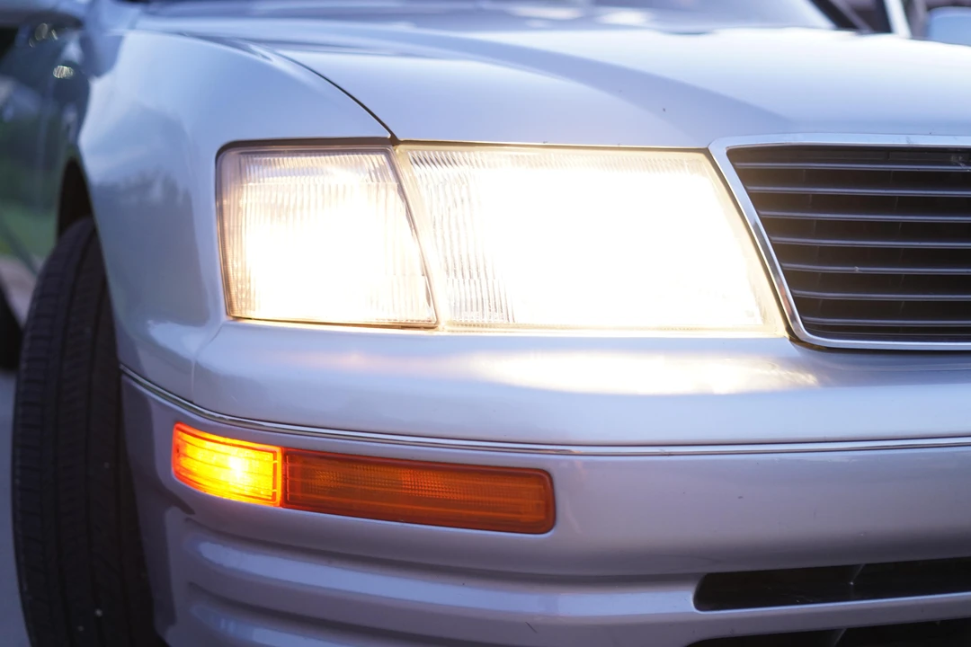 1995 Lexus LS 2nd Gen - Image 14 of 31
