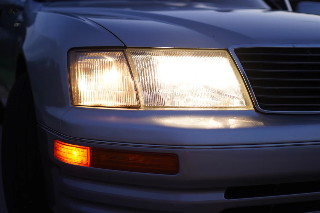 1995 Lexus LS 2nd Gen - Image 15 of 31