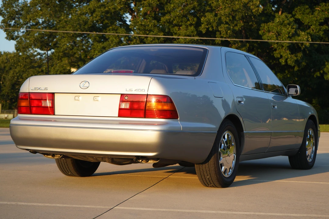 1995 Lexus LS 2nd Gen - Image 4 of 31