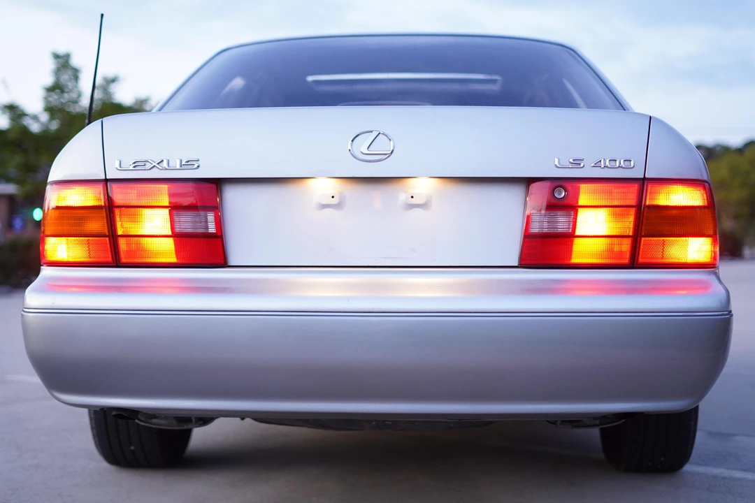 1995 Lexus LS 2nd Gen - Image 5 of 31