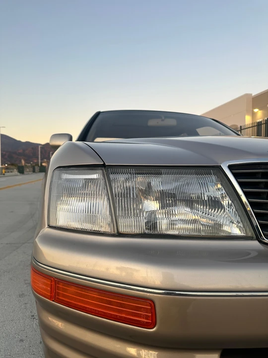 1995 Lexus LS 2nd Gen - Image 25 of 31