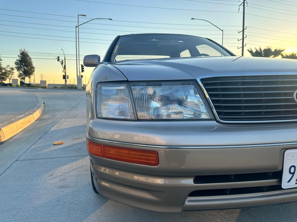 1995 Lexus LS 2nd Gen - Image 24 of 31