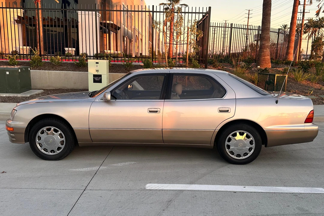 1995 Lexus LS 2nd Gen - Image 3 of 31