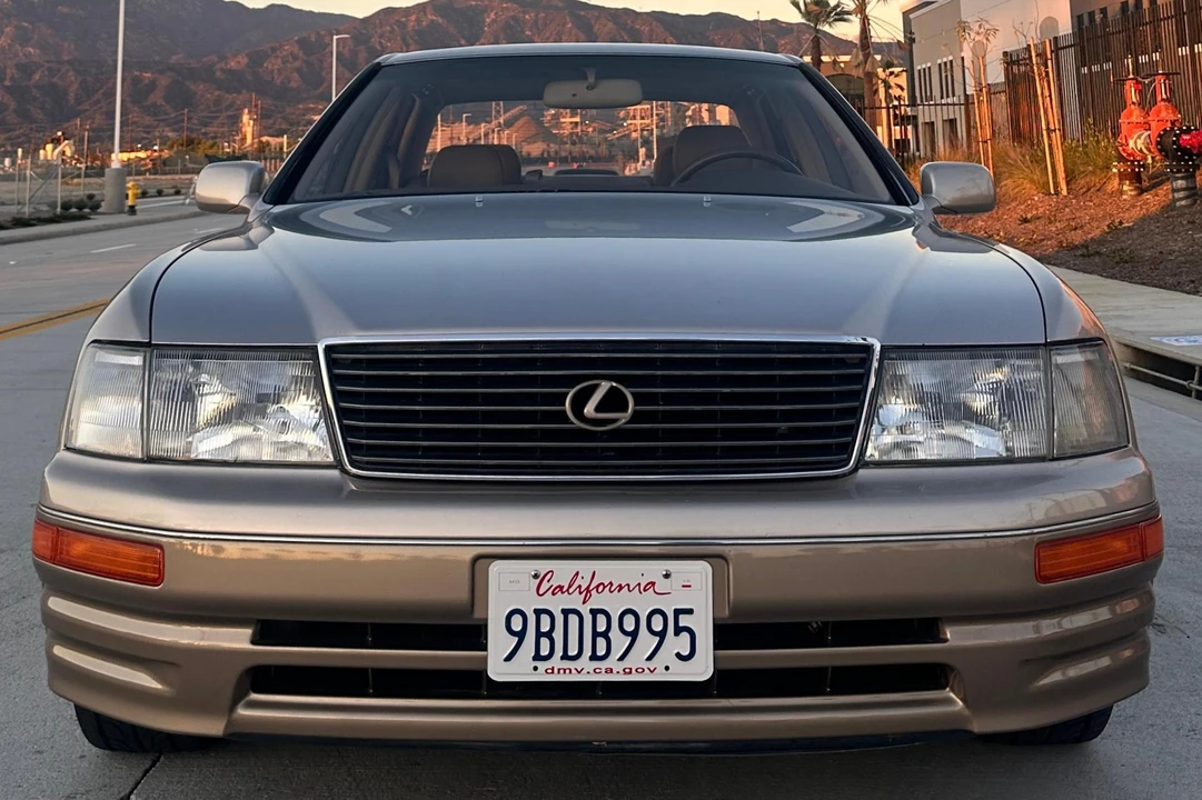 1995 Lexus LS 2nd Gen - Image 2 of 31