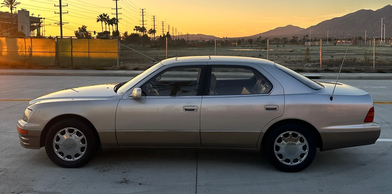 1995 Lexus LS 2nd Gen - Image 12 of 31