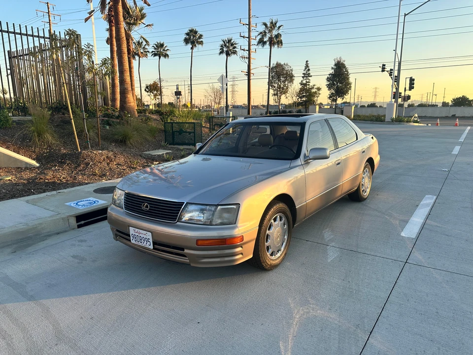 1995 Lexus LS 2nd Gen - Image 9 of 31